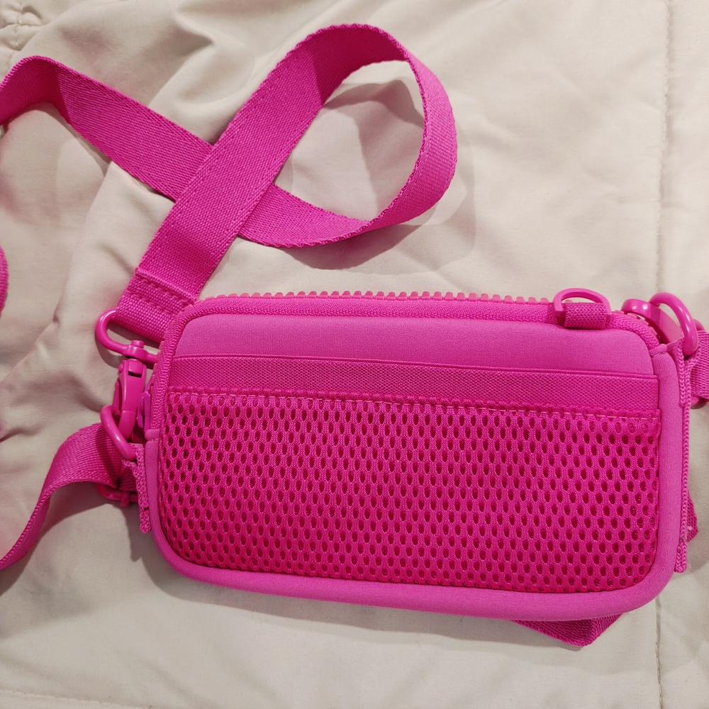Silver Quilted Crossbody Bag - Picture 7 of 9